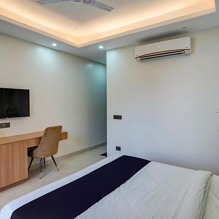 Hotel O Parkinn Gurgaon Eksteriør bilde